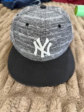 Grey and Black New York Yankees Snapback Cap